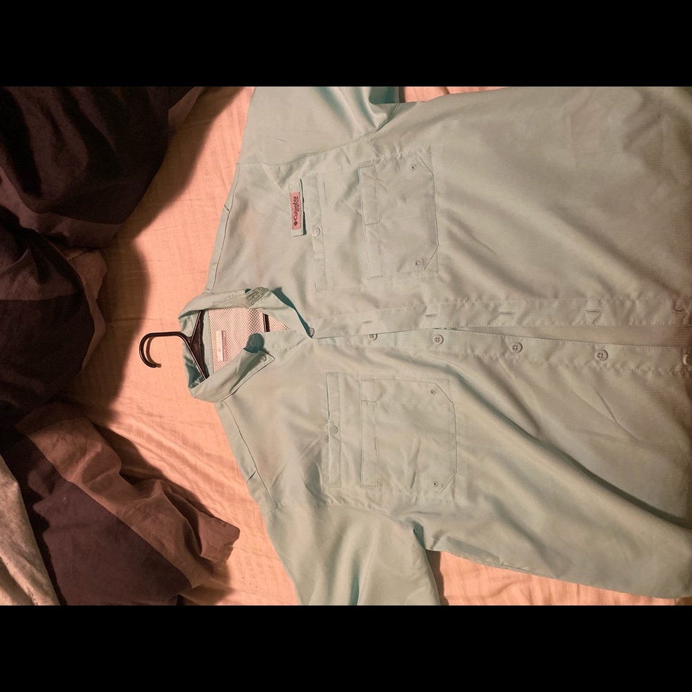 Columbia dress up button up !!